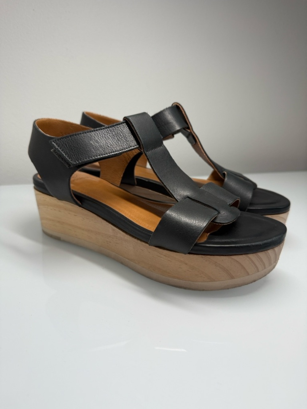 COCLICO Ally T-Strap Black Leather Wedge Sandals | Made in Spain | Size 36/6